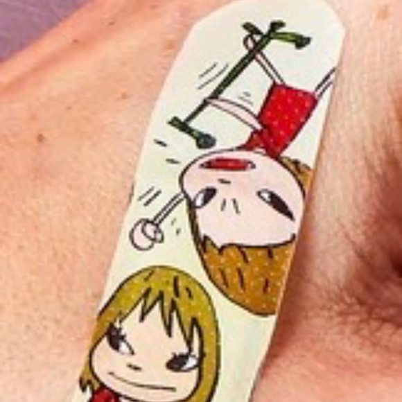 Yoshitomo Nara Band-Aids in Collectible Tin NWT - Picture 2 of 3